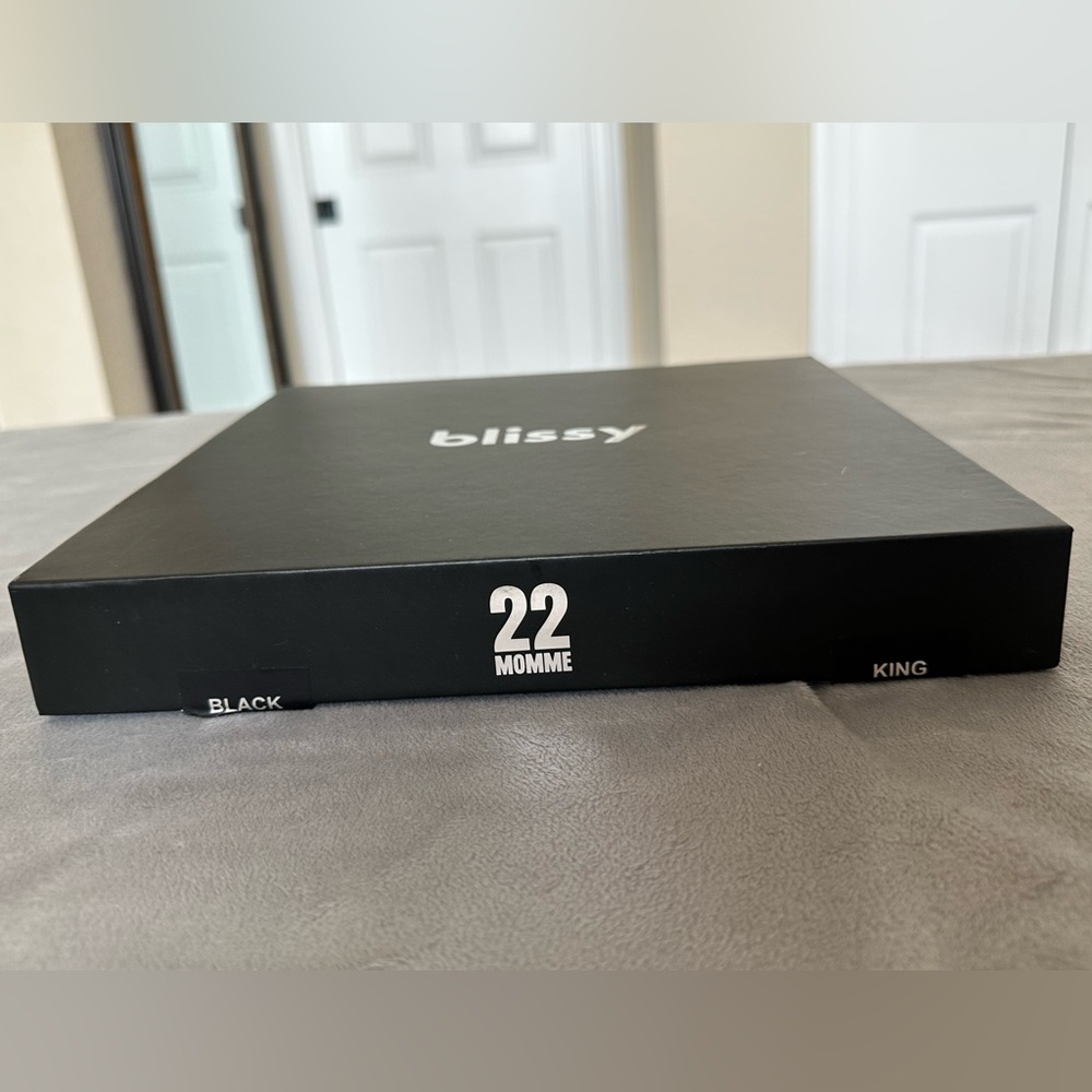 Blissy Dream Set 22 Momme in Black - Picture 4 of 4